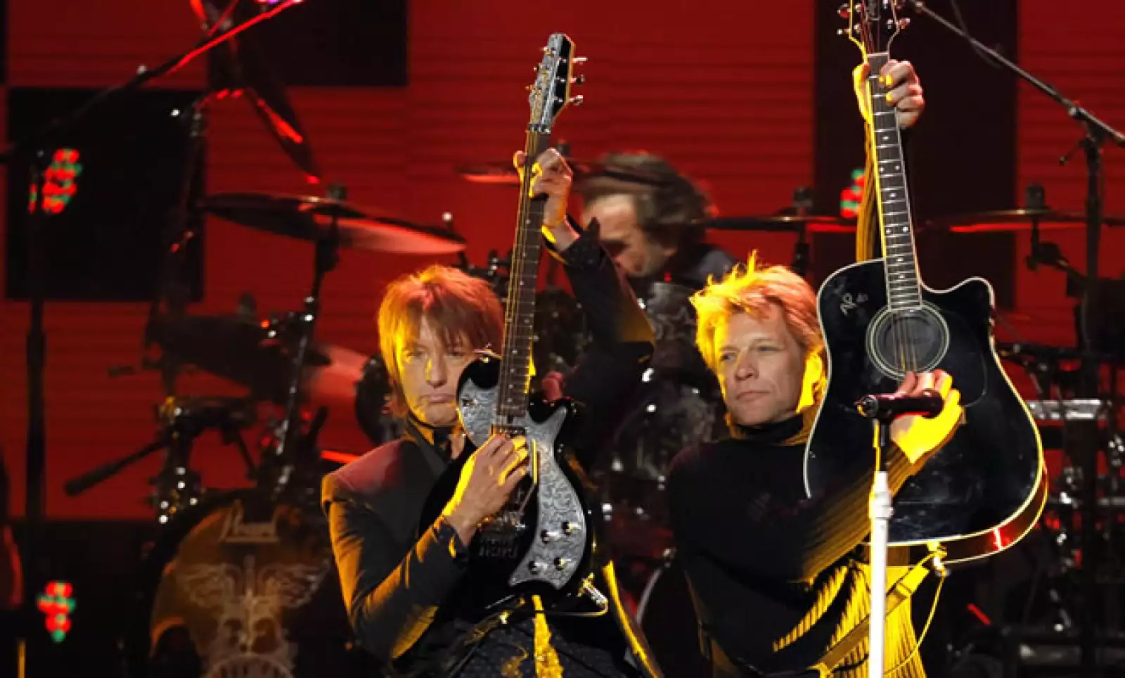 Bon Jovi es originario de New Jersey, donde muchas casas de la costa fueron destruidas por el paso del fenómeno. ‘Living on a Prayer’ fue coreada al unísono.