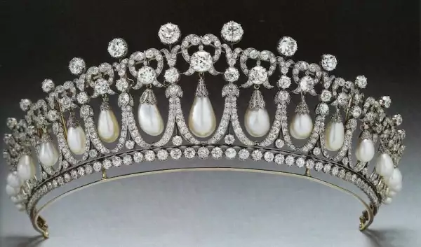 Lover’s Knot Tiara
