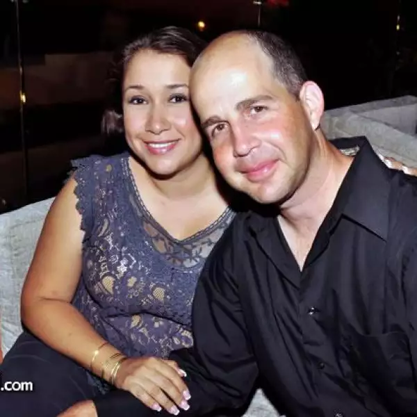 Lucy de Fernández y Estefan Fernández