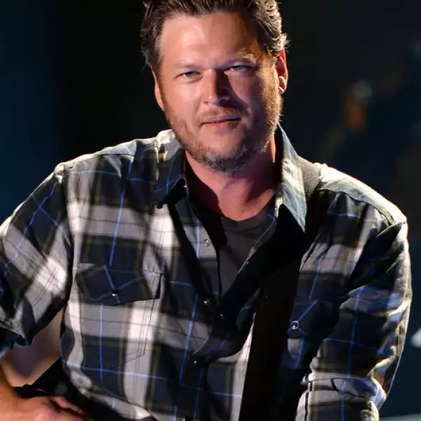 Blake Shelton ha enamorado a miles con su voz y su mirada, y aún más, después de sus carismáticas apariciones en The Voice.
