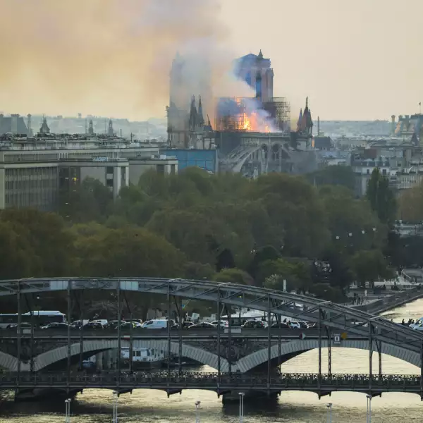 Incendio Notre Dame-11