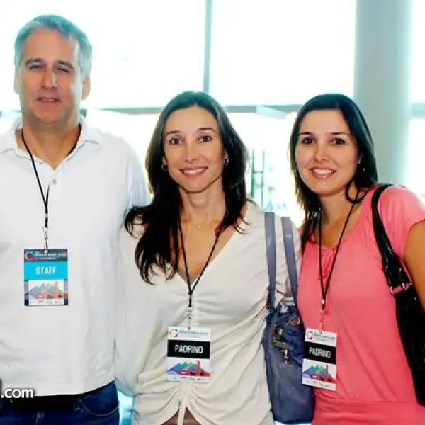 Richard Sheppard,Claudia Martínez y Gabriela Martínez