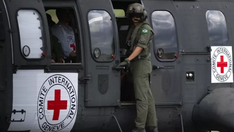 helicoptero para transportar a rehenes liberados