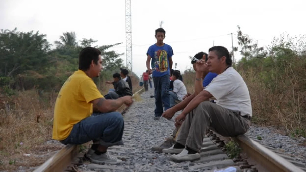 migrantes en las vias