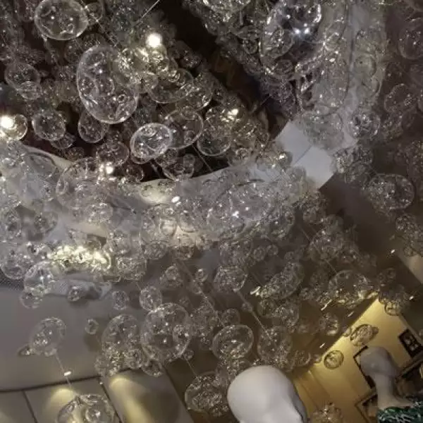 Inauguran tienda BCBG