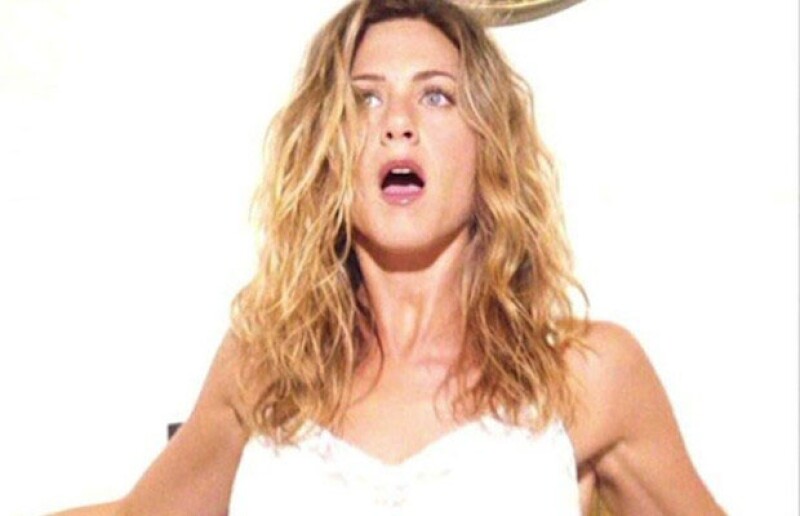 En Bruce Almighty fue víctima de los juegos de su esposo, quien la manipuló para pasar una salvaje noche de amor.