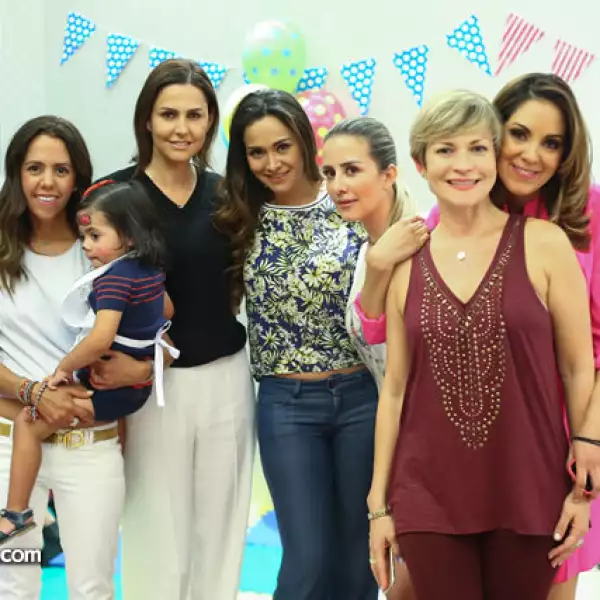 Analia Téllez, Isabella Caraveo, Graciela Uriegas, Cynthia González, Olga Valles, María Zarur y Mari Rouss Sandhú