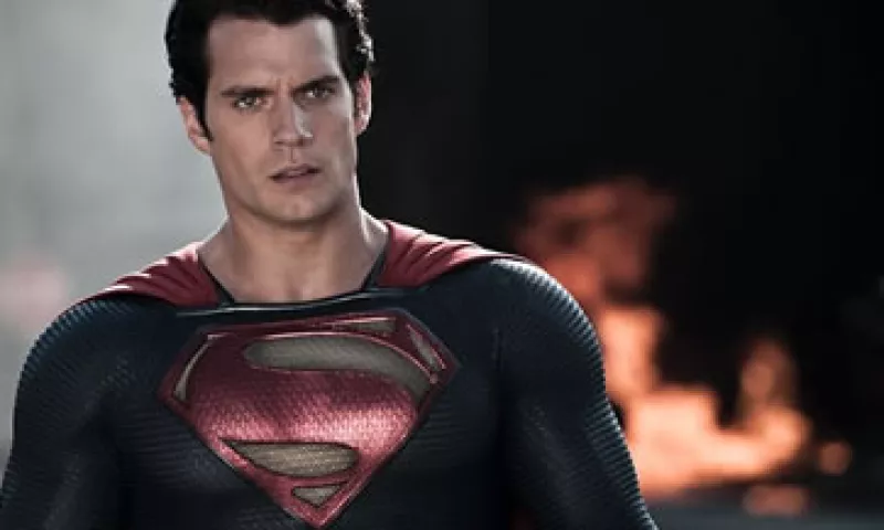 El británico Henry Cavill interpreta a Superman. (Foto: Facebook/ManofSteel )