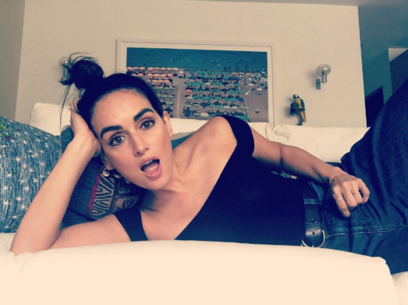 ANA DE LA REGUERA