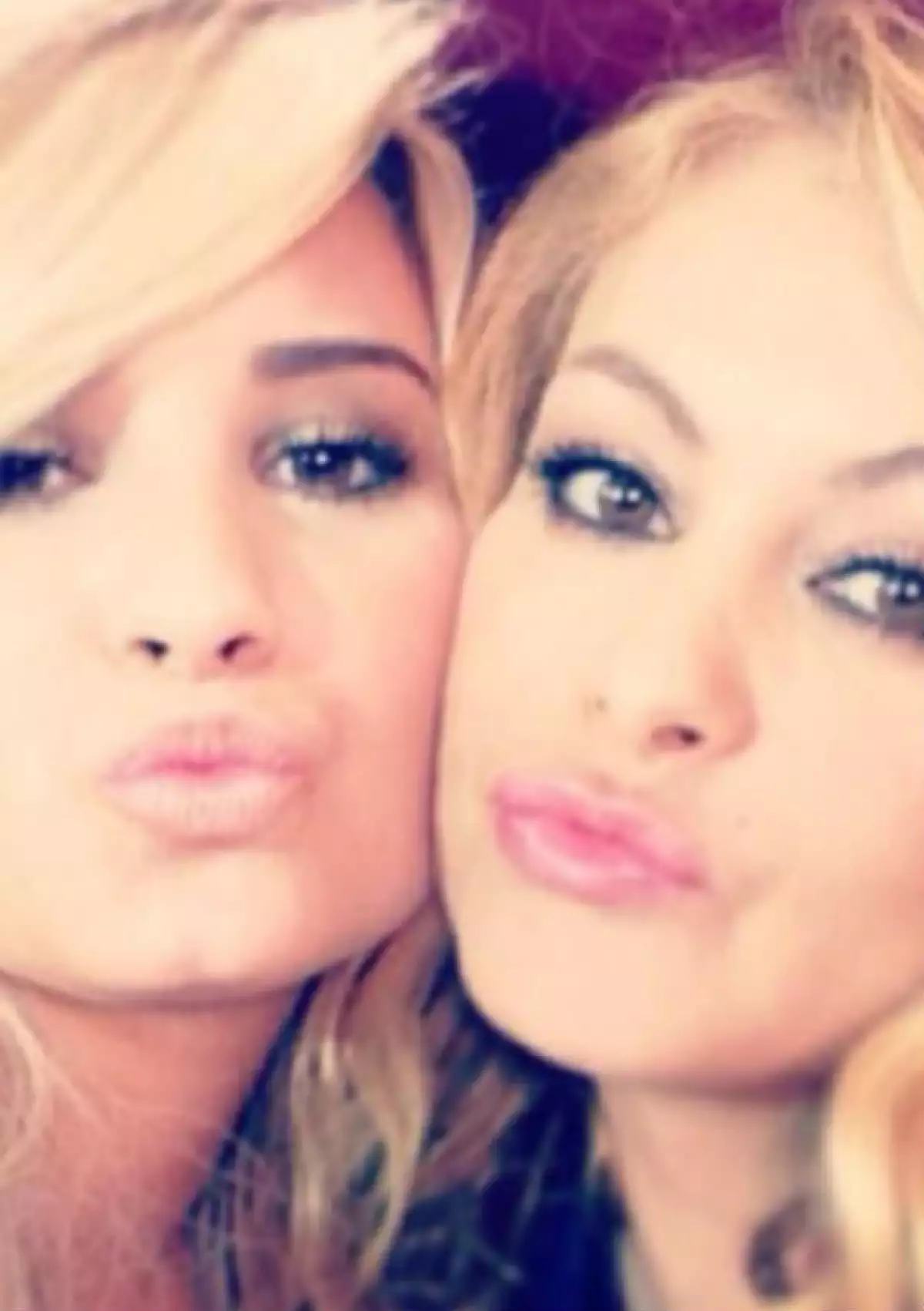 La espera para los fans de La Chica Dorada terminará pronto, pues la cantante anunció que es cuestión de días para su regreso, además le escribió a Demi para pedirle que canten juntas, ¿sorpresa?