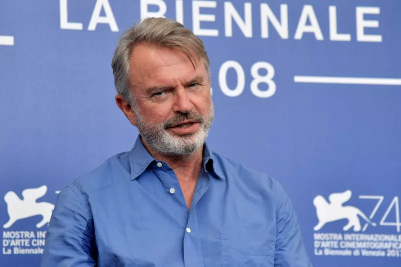 Revelan la causa de muerte del actor Sam Neill, estrella de ‘Jurassic Park’