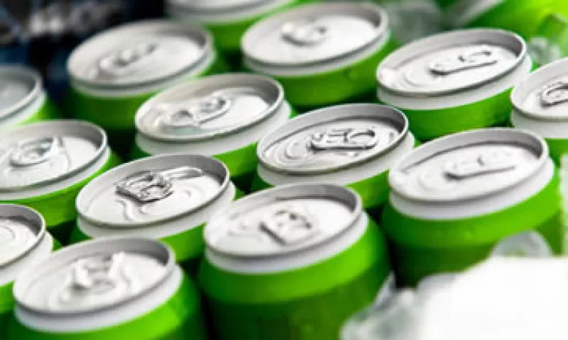 Los diputados acordaron un gravamen de un peso por litro de las bebidas saborizadas. (Foto: Getty Images)