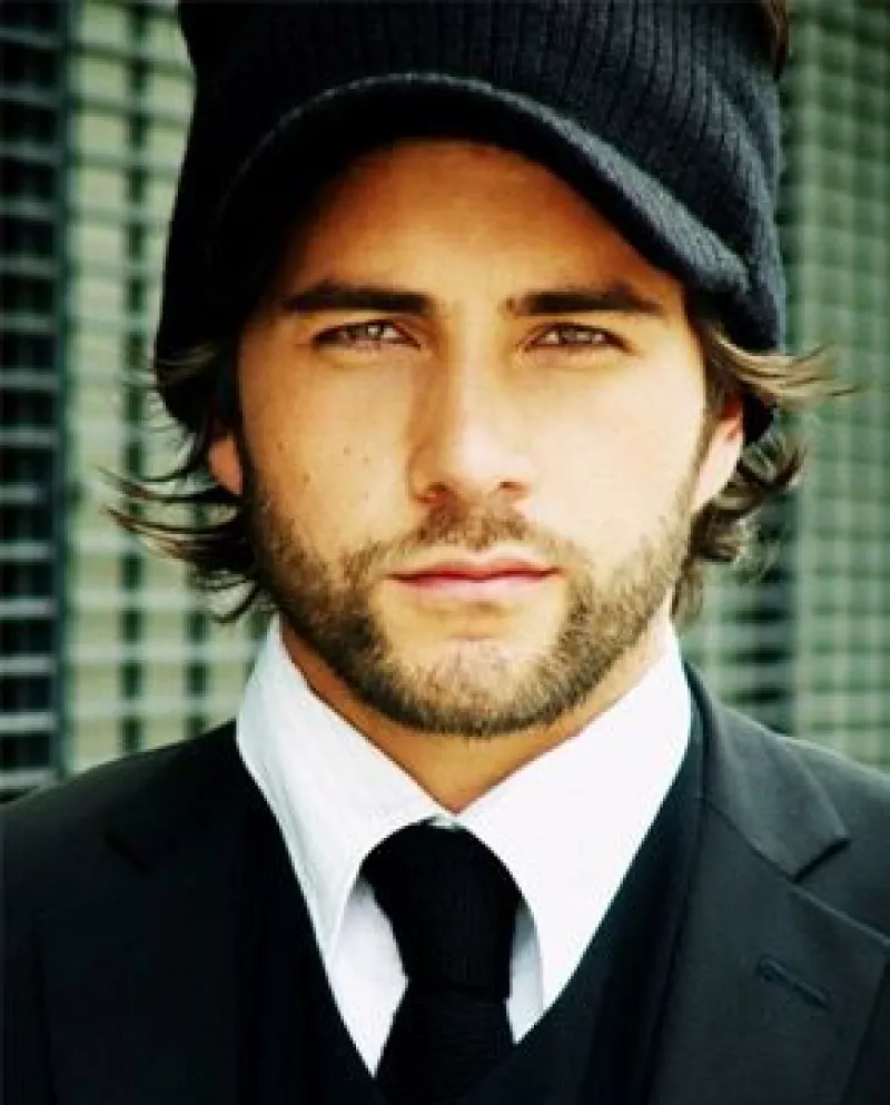 El actor de teatro, cine y televisión nos relata los cuidados que sigue desde su natal León Guanajuato, y cómo vive esta situación a nivel profesional.