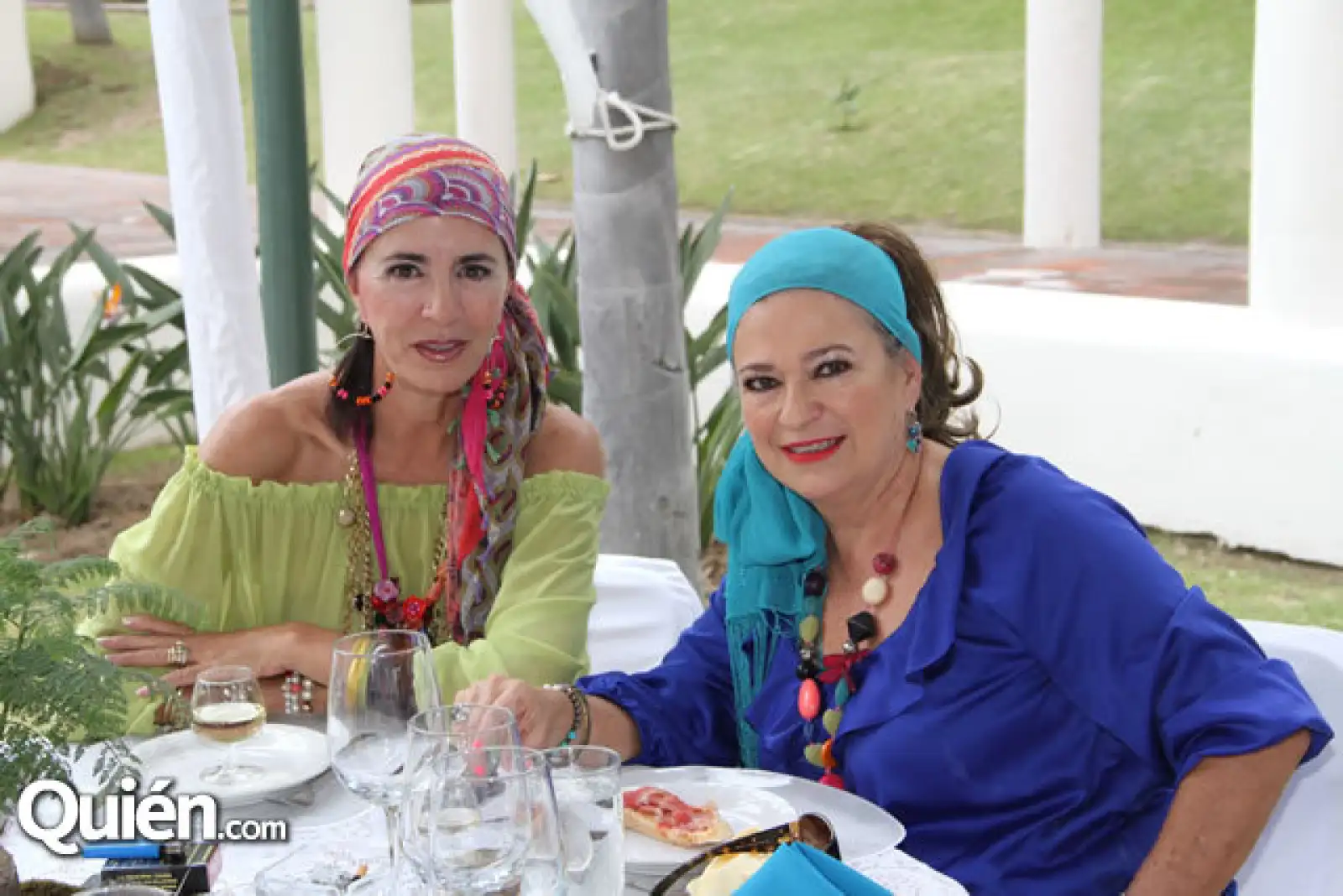 Cecy de Oropeza y Carmen Esquivias