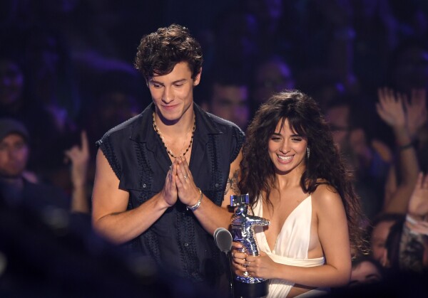 Shawn Mendes y Camila Cabello.