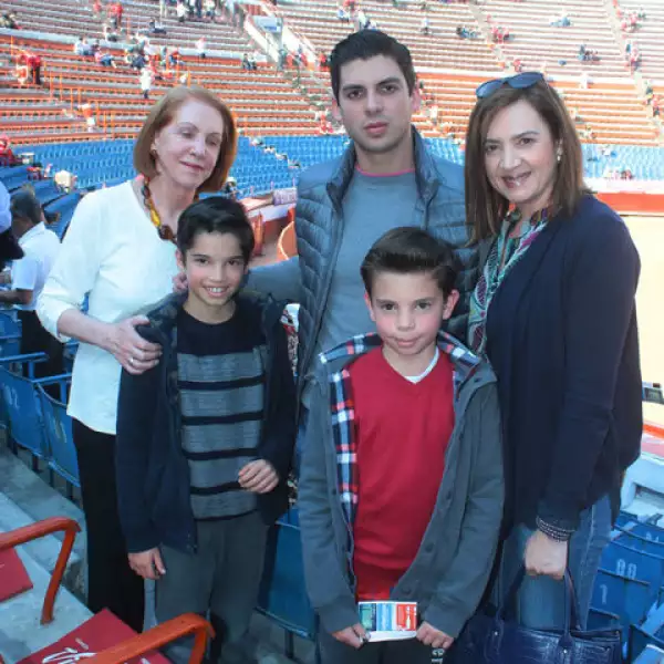 Mari Paz Río, Luis Menéndez, Mari Paz Malpica, Patricio y Alonso Carrillo