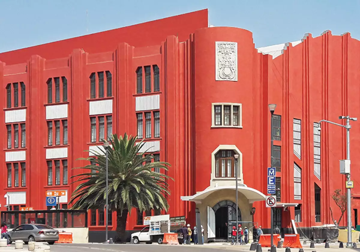Fachada del Frontón en la Ciudad de México