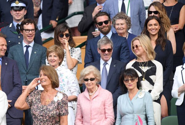 Además de Bradley e Irina, Benedict Cumberbatch y su esposa, Sophie Hunter, estuvieron en el partido y se sentaron al lado de ellos.