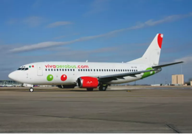 la aerolínea VivaAerobus implementó el servicio de envío de datos de vuelo vía SMS a pasajeros que hagan una reservación.  (Foto: Cortesía)