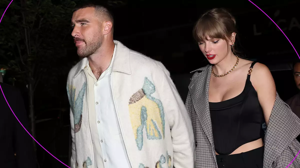 Taylor Swift y Travis Kelce pasean de la mano por Nueva York en looks de impacto.