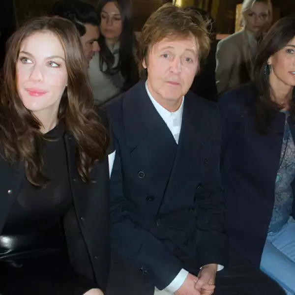 Aquí la actriz Liv Tyler, el ex Vétale Paul McCartney y Nancy Shevell.