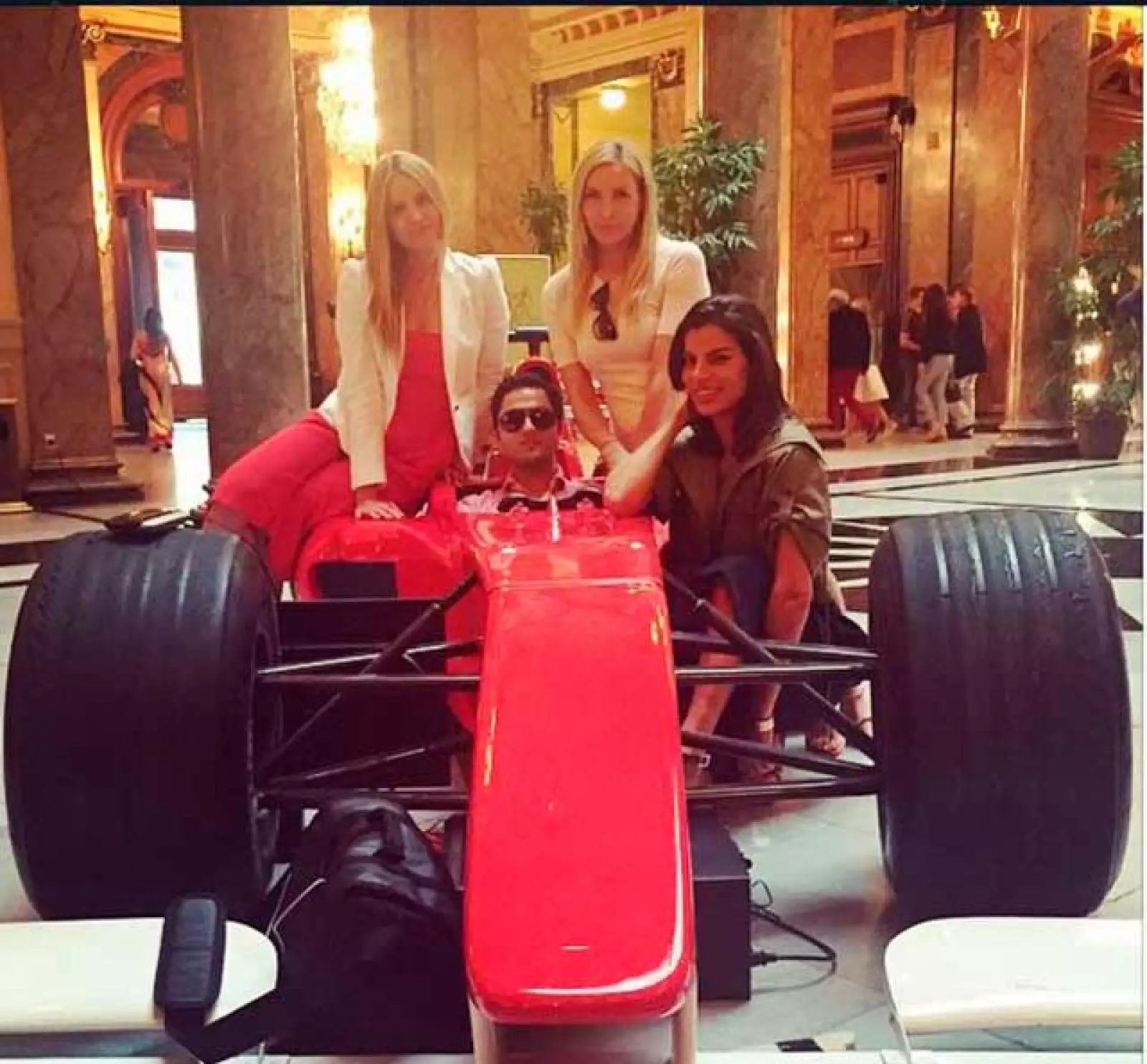 Bárbara se contagió con la euforia del Grand Prix de Mónaco.