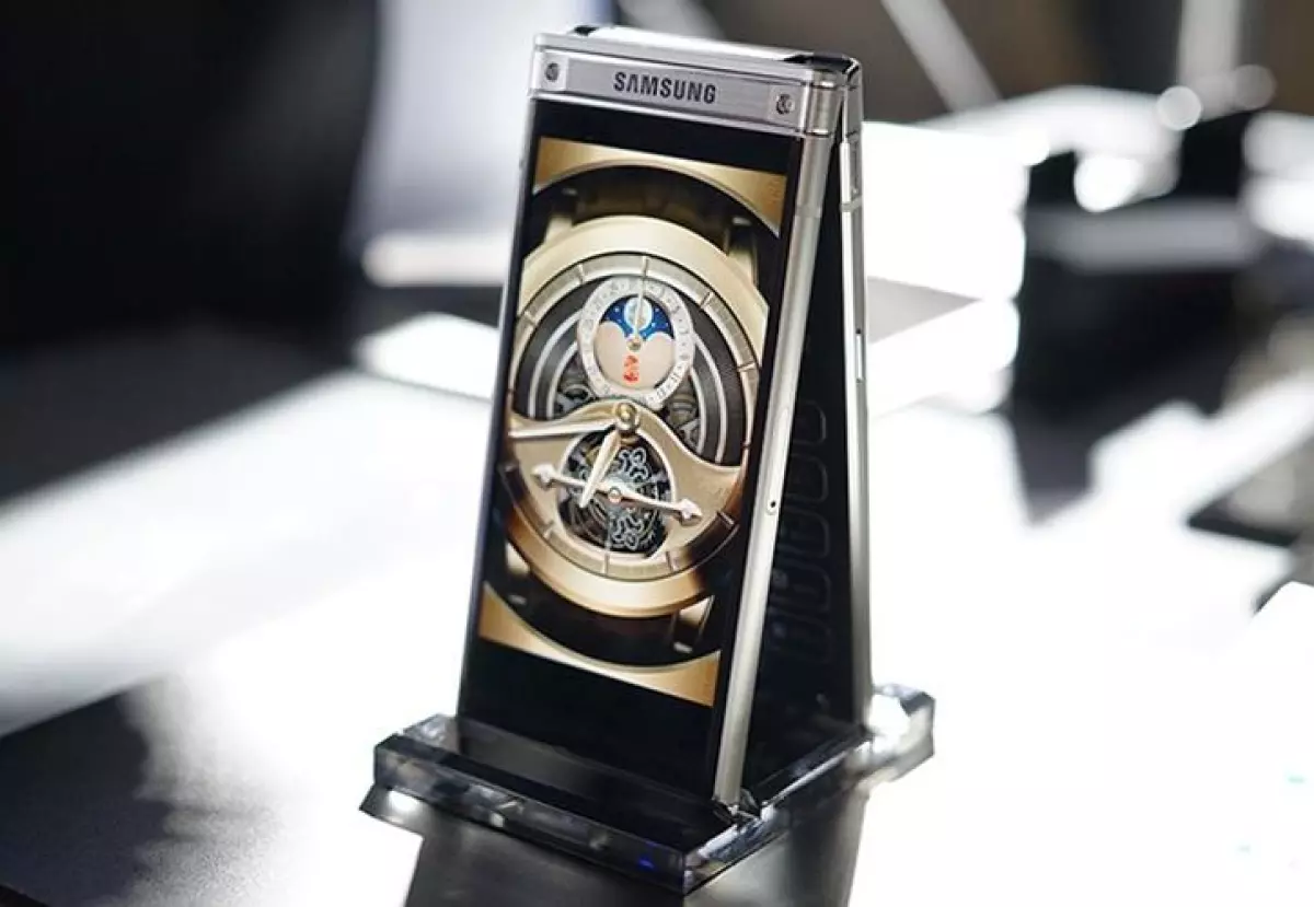Samsung W2018