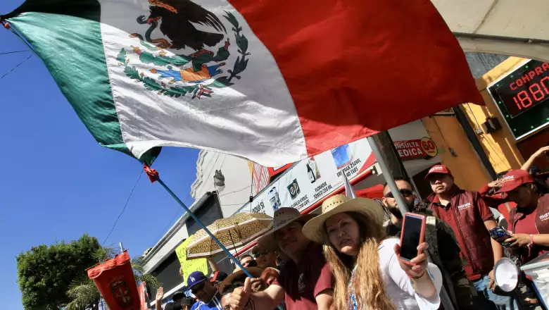 Ciudadanos responden a la convocatoria presidencial en Tijuana