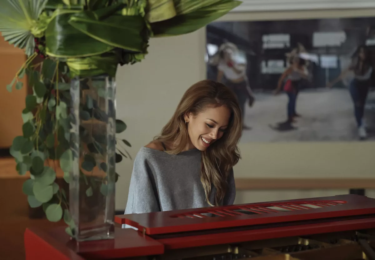 mariah-piano.jpg
