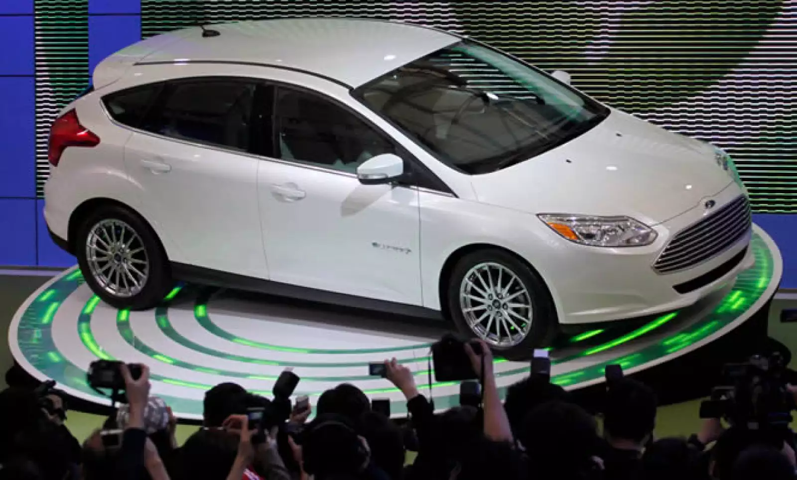 El nuevo Ford Focus también se presentó en China, país con el mayor mercado de autos del planeta, con más de 18.5 millones de unidades vendidas en 2011.