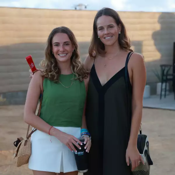Renata y Andrea Gadsden 
