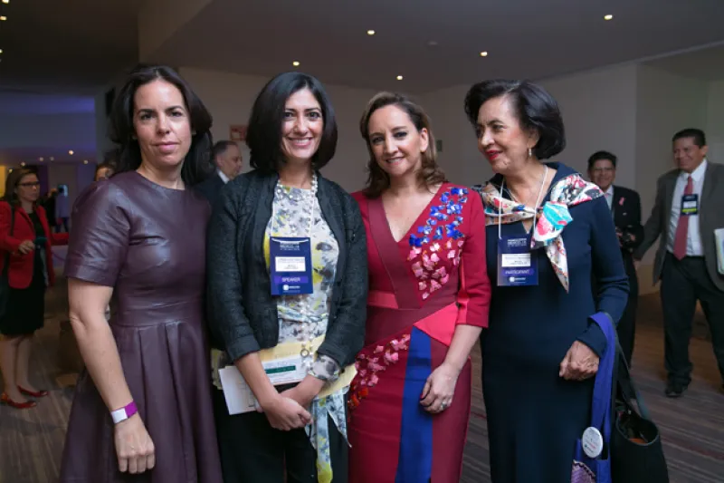 Personajes como Carlos Slim, Claudia Ruiz Massieu y Margarita Zavala dieron importantes pláticas sobre el empoderamiento de la mujer.
