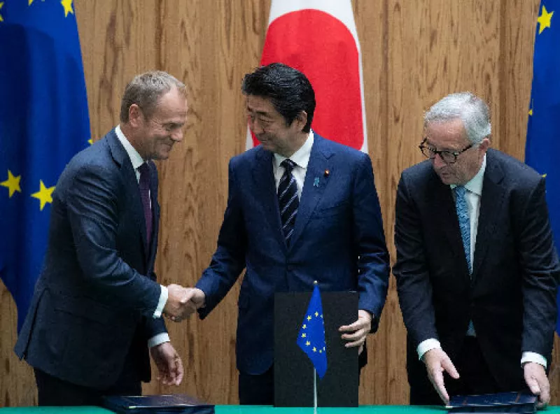 firma del TLC entre UE y Jap�n