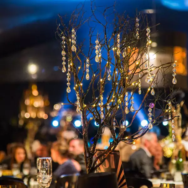 Decoración para la cena de fin de año en el hotel Rosewood