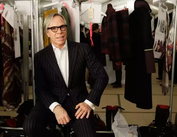 El diseñador presentó en la Semana de la Moda neoyoruina su propuesta masculina y femenina para Otoño-Invierno 2012. Aquí momentos antes del desfile de mujeres.