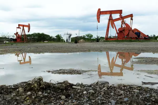 El agua que se requiere para el fracking no tiene que ser dulce o potable, es decir, aquella que proviene de los mantos acuíferos y que puede ser utilizada consumo humano, sino que puede ser agua salada marina
