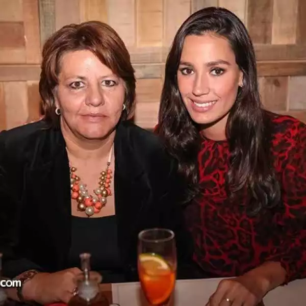 CELINA ECHEGUREN Y ESTEFANÍA ECHEGUREN