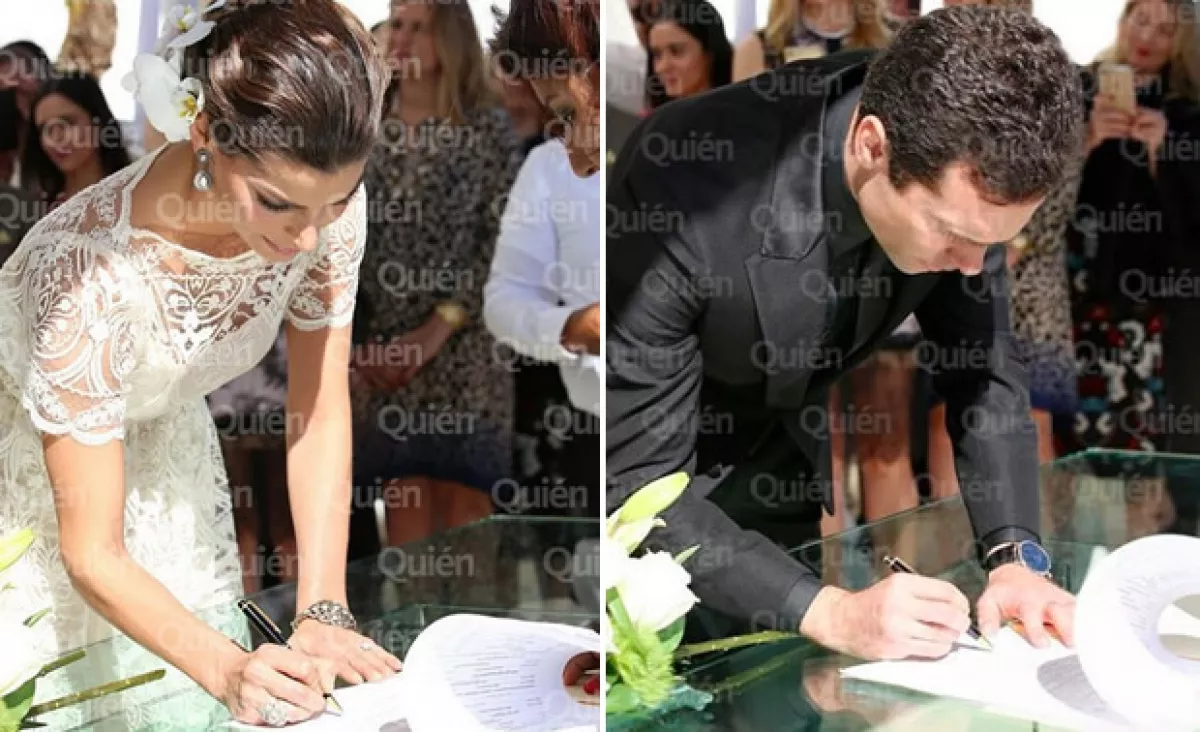 Emocionados, los ahora esposas firmaron las actas de matrimonio.