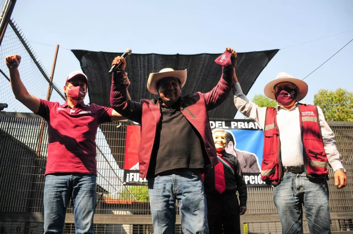 Félix Salgado Macedonio se plantó en las inmediaciones del INE 