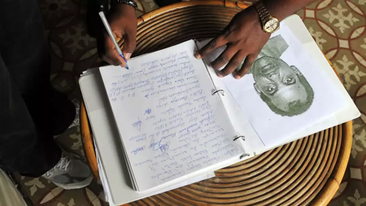 firma en el libro de condolencias por la muerte del disidente cubano orlando zapata