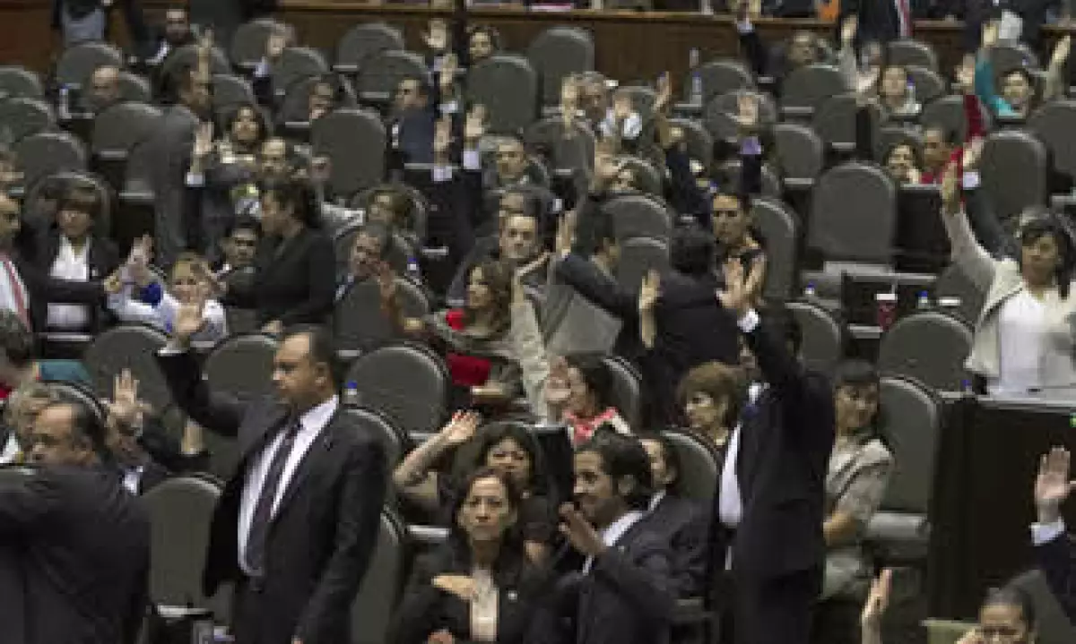 Quedan pendientes por dictaminar la ley del ISR, la del IVA, la Ley Federal de Derechos, pensiones y el Seguro de Desempleo. (Foto: Notimex)
