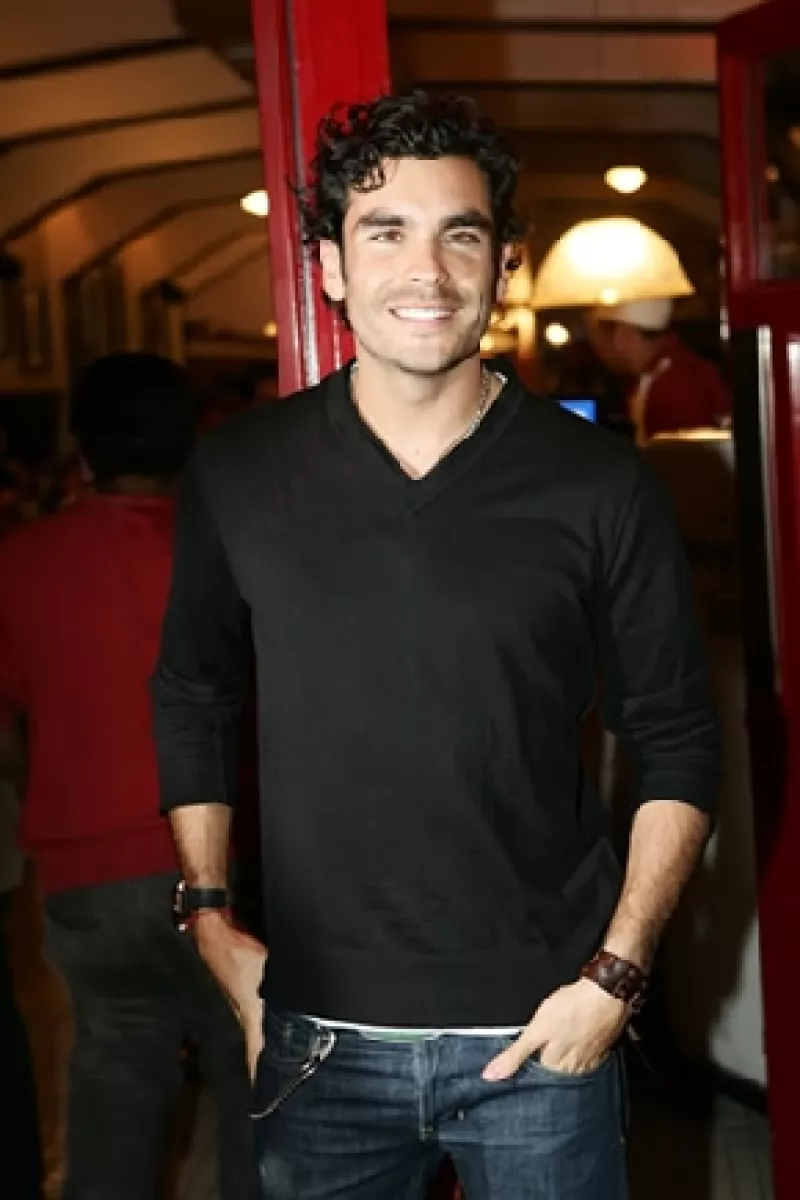 El actor viajará el domingo rumbo a Colombia, lugar en donde estará por lo menos seis meses para grabar una telenovela, donde él será el protagonista.