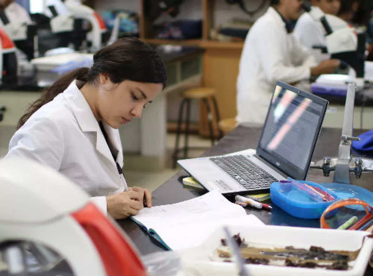 joven estudiante