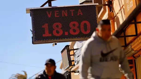 Peso y dolar