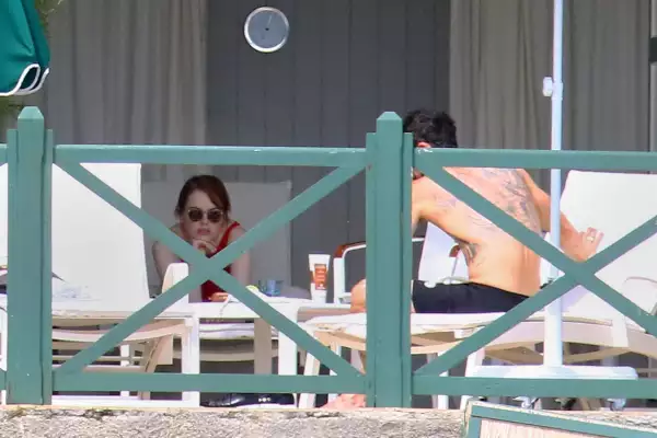 Tras anunciar su divorcio, Justin se va vacaciones con Emma Stone. Grosby