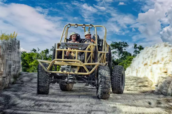 Xavage Monster Truck 1.jpg