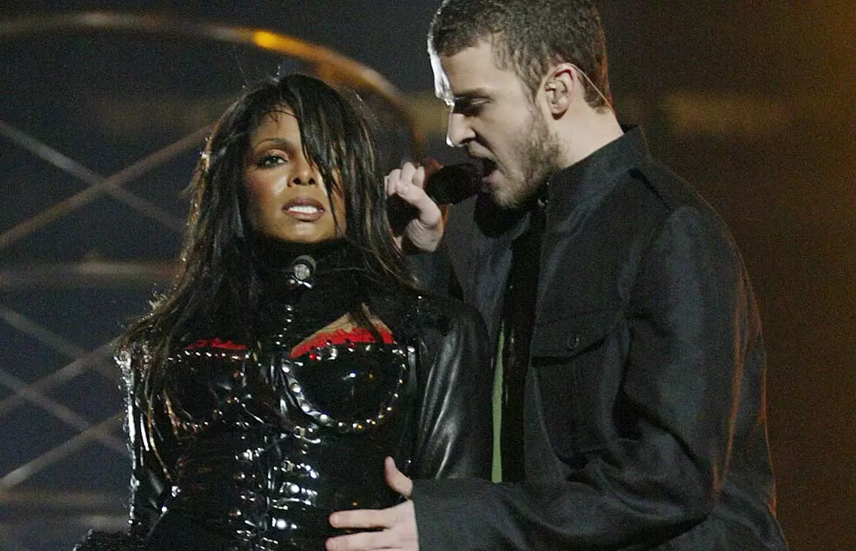 justin-timberlake-superbowl.jpg