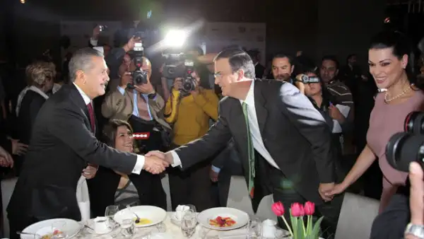 Manlio Fabio Beltrones, Marcelo Ebrard, Rosalinda Bueso.