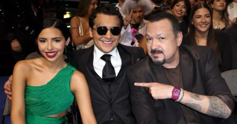 Ángela Aguilar, Christian Nodal y Pepe Aguilar