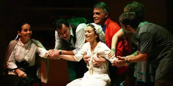 La puesta en escena se presenta de martes a domingo.
